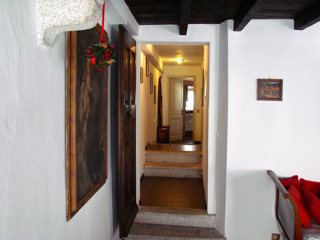 B&B Locanda Tempi Lontani Adults Only Orta San Giulio Rum bild